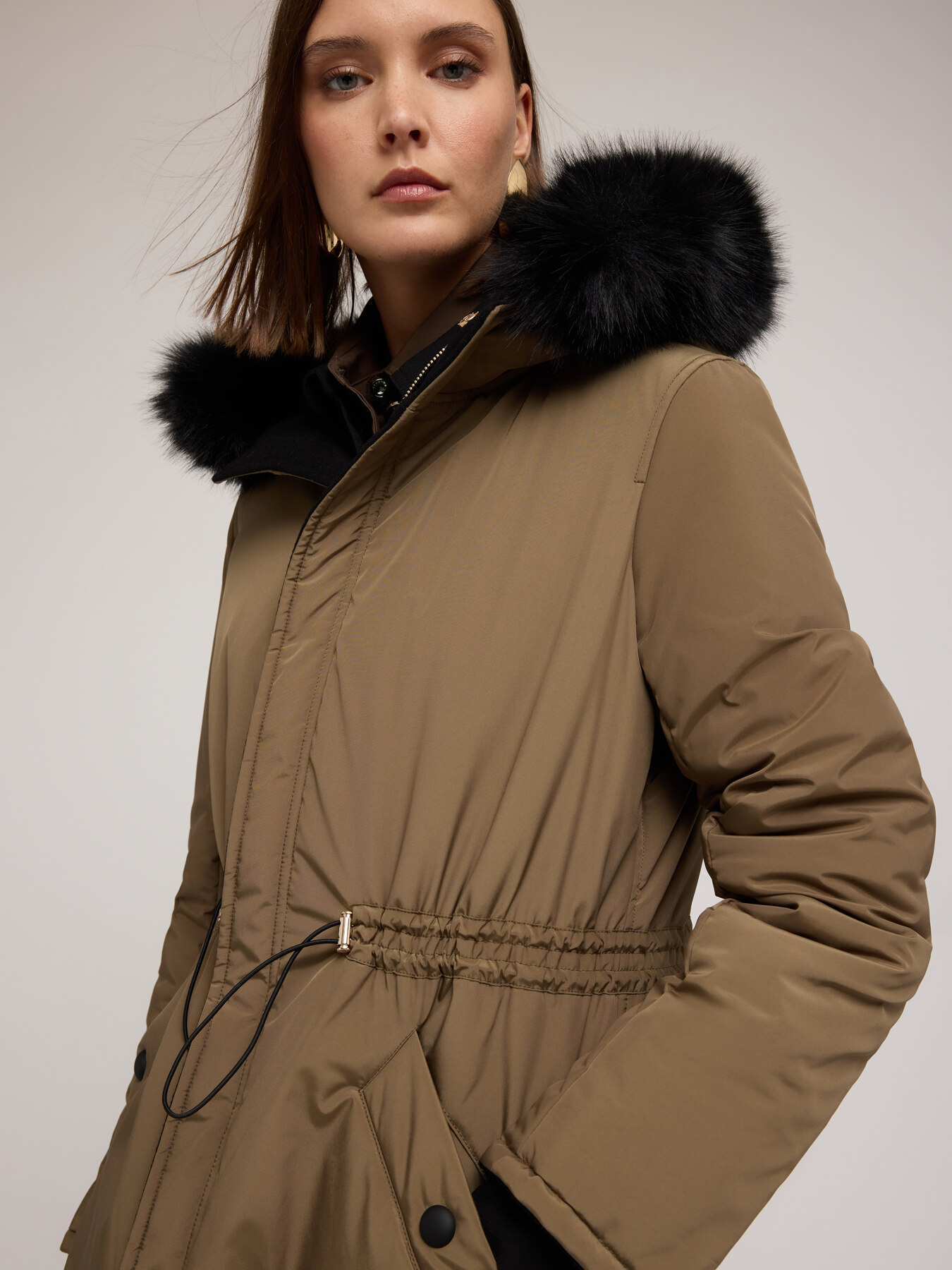 Reversible hooded zip-up down jacket image number 3