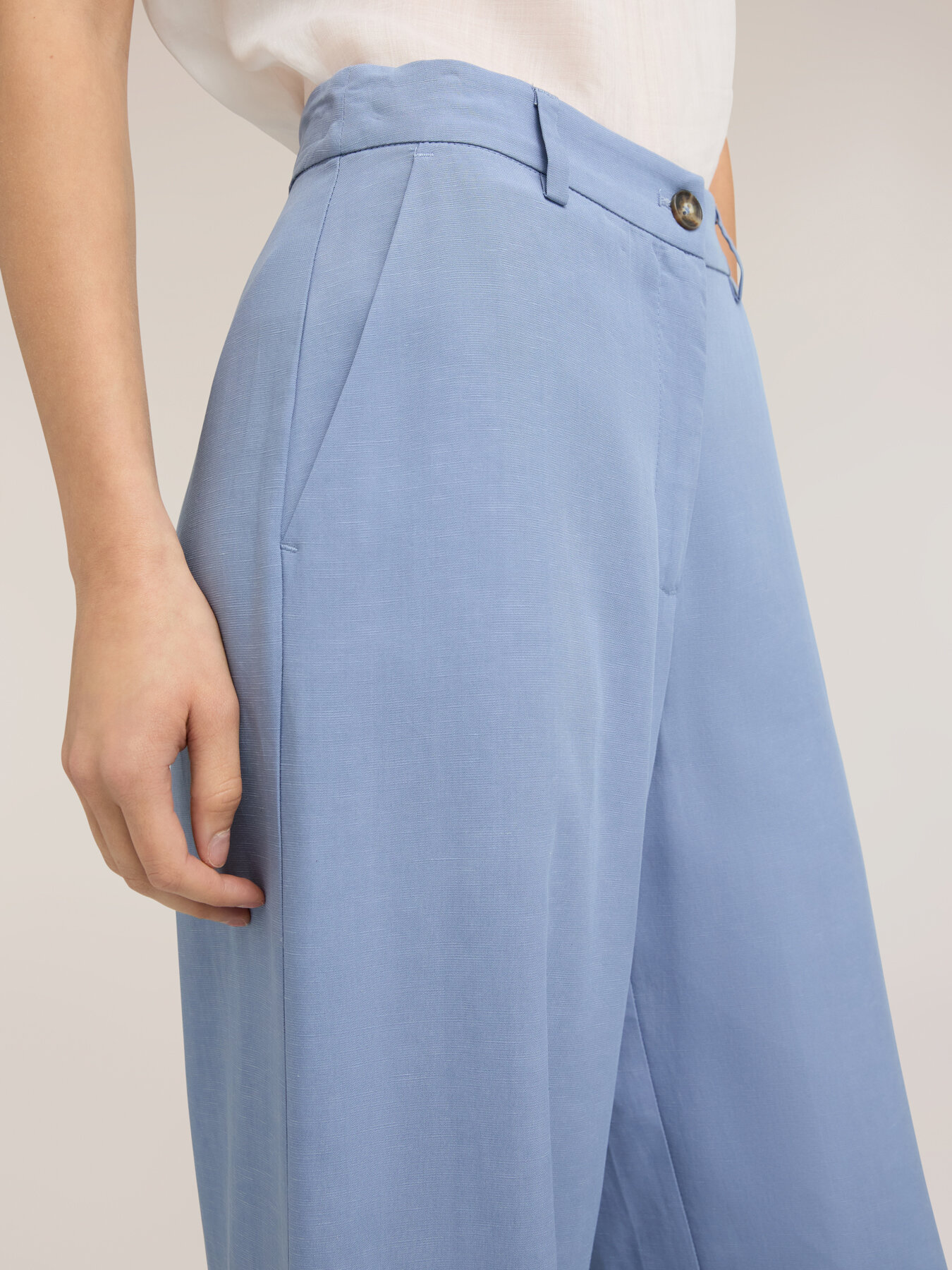 Wide-leg trousers in linen blend image number 2