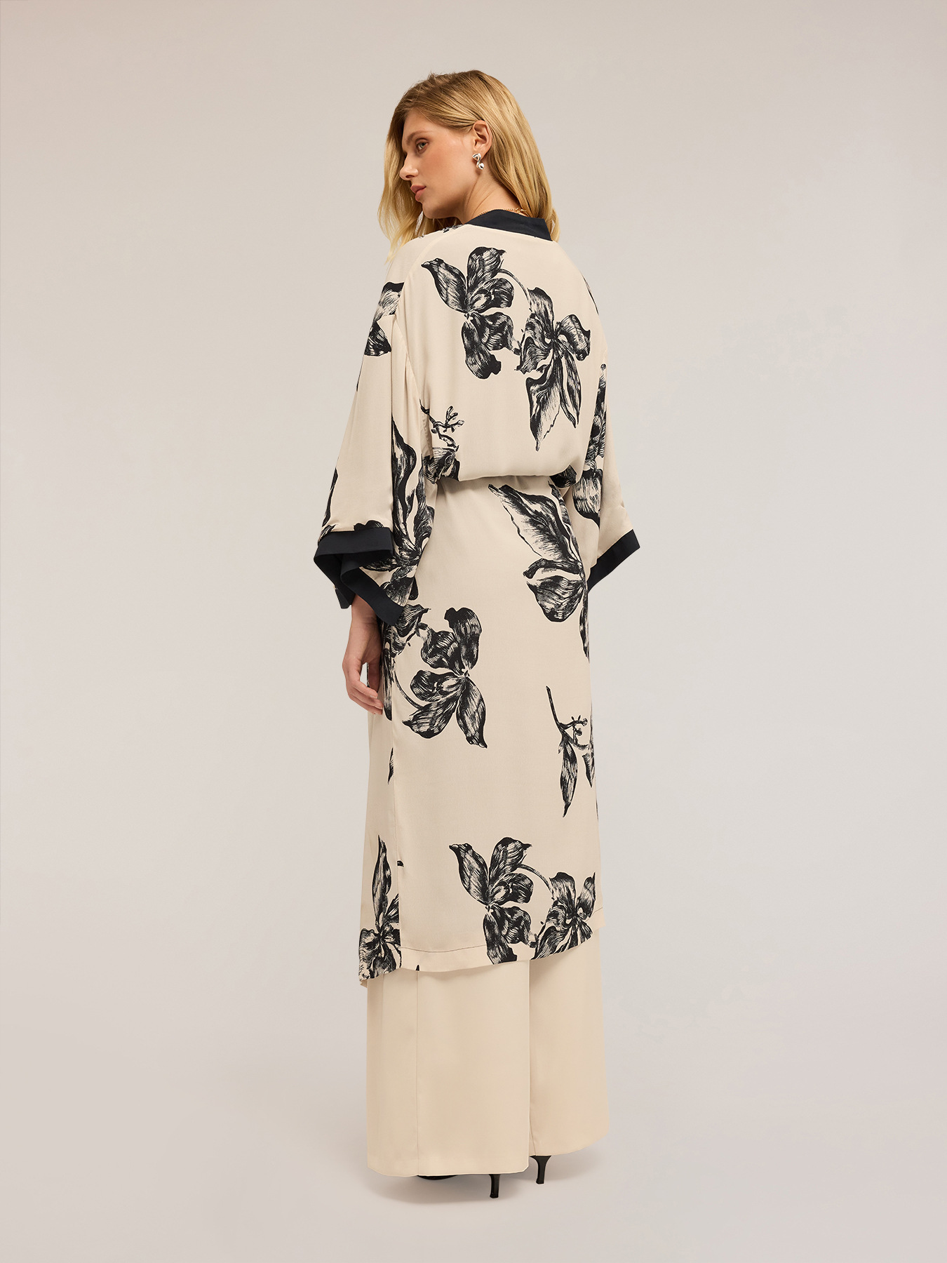 Patterned viscose kimono image number 1