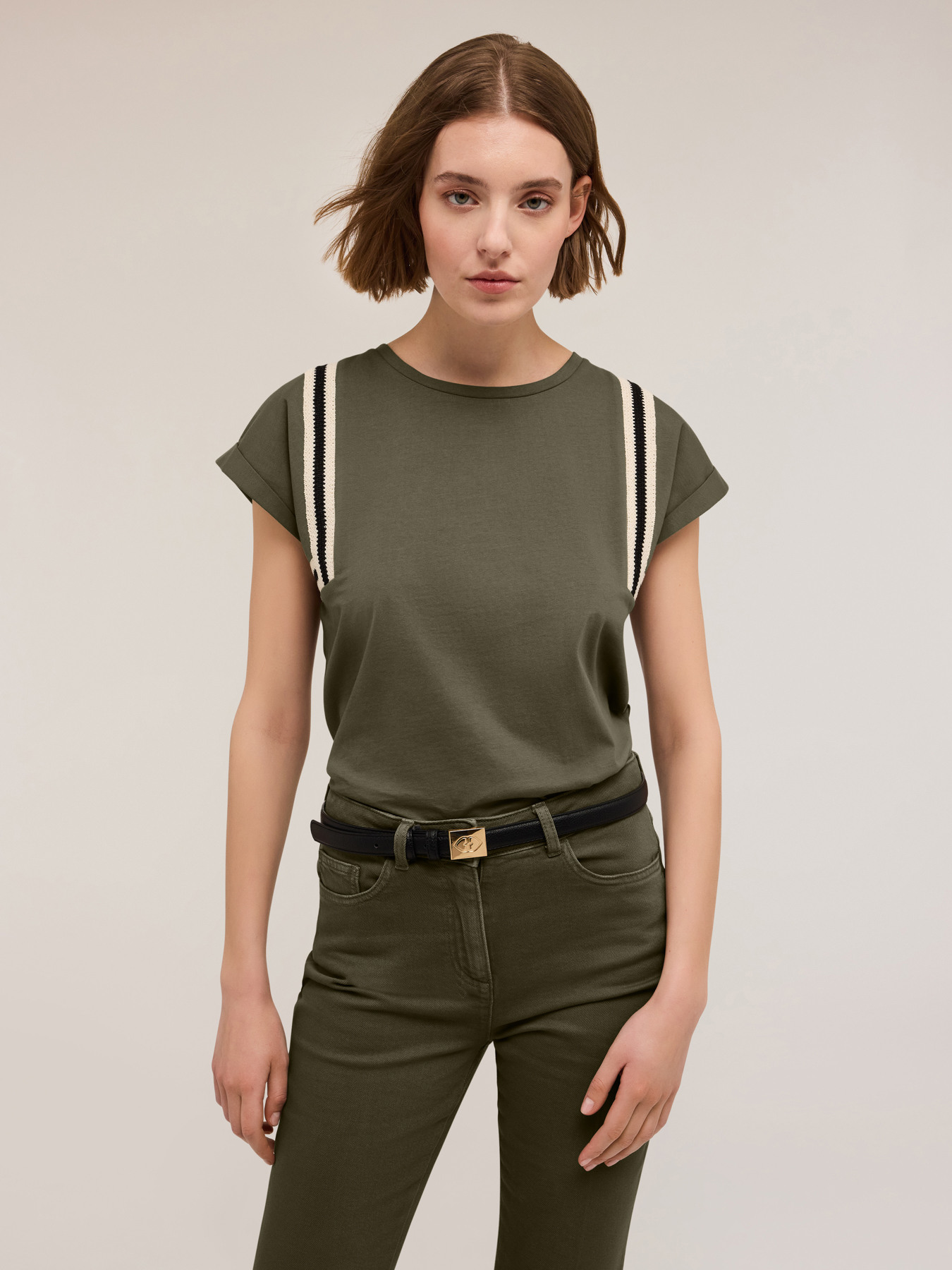 T-shirt con passamaneria in crochet image number 2