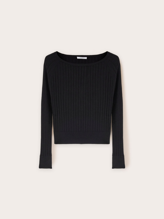 Boat neck sweater in flat rib knit