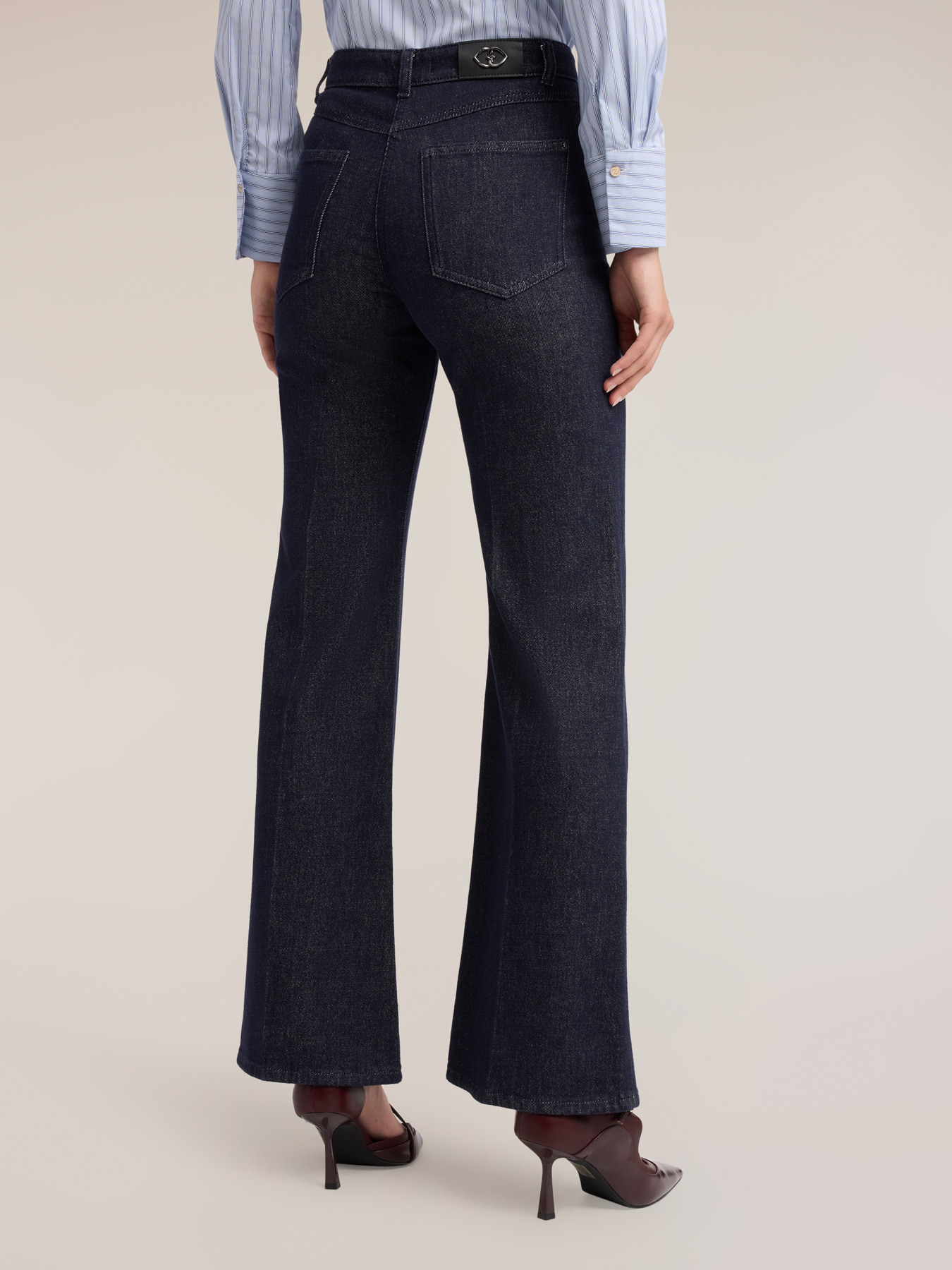 Jean flare taille haute image number 1