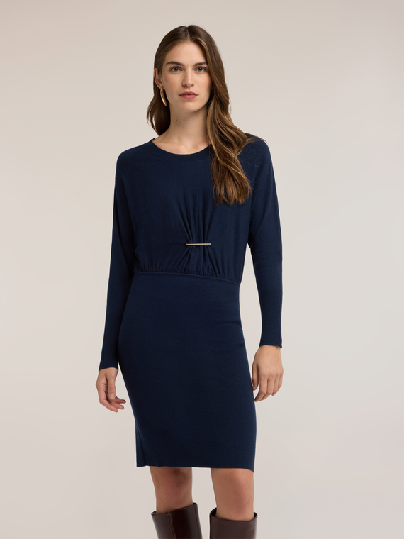 Vestido tubo de punto con drapeado