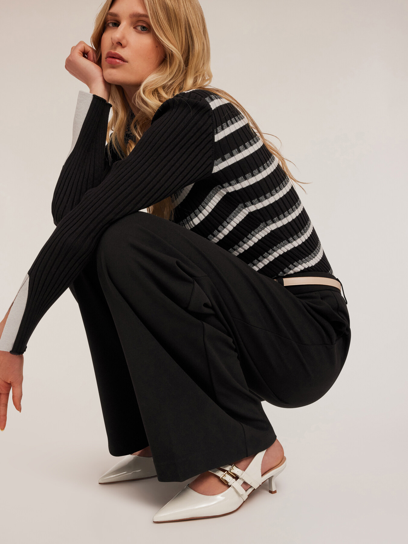 Patent leather slingback kitten heels image number 0