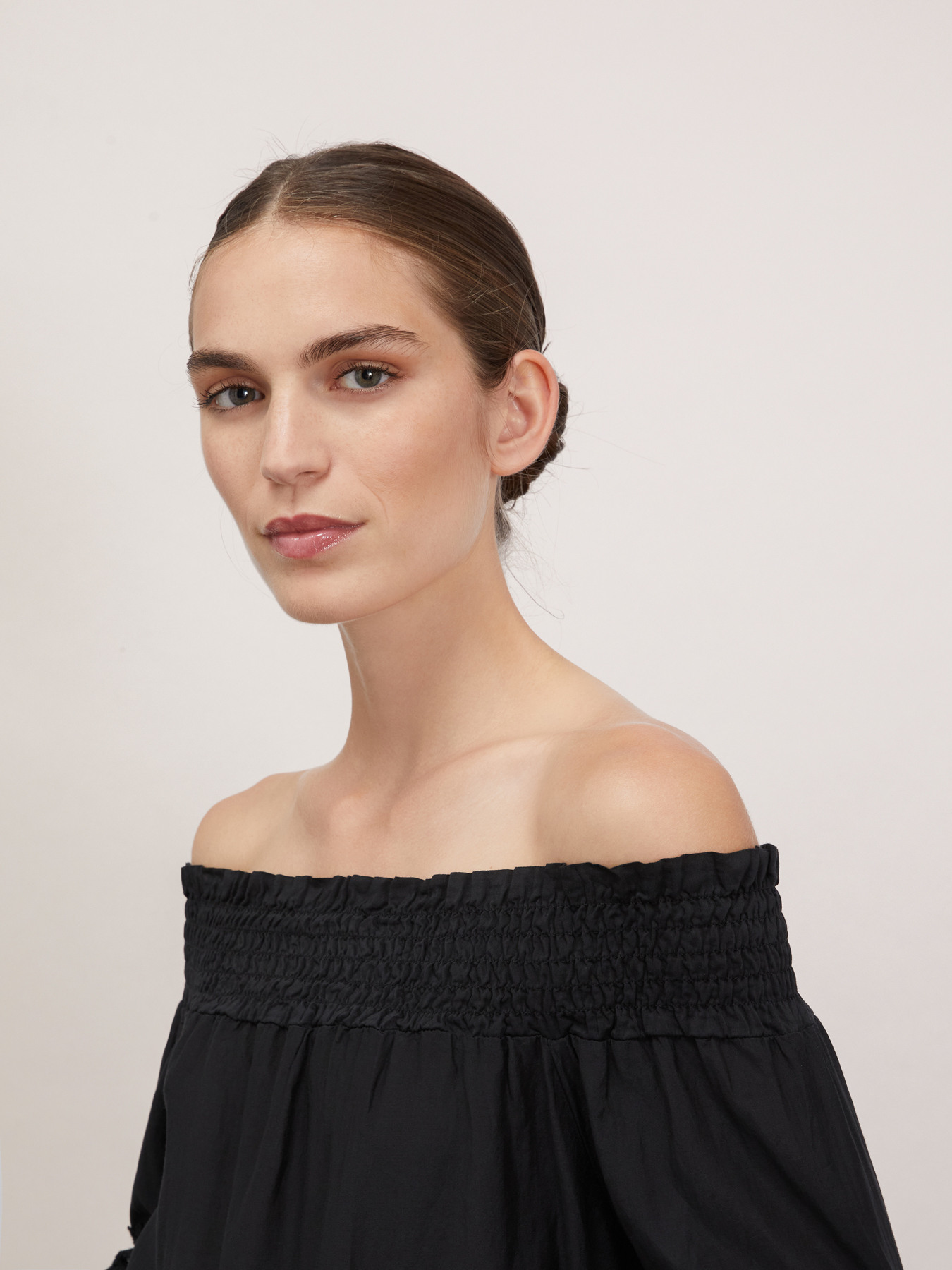 Schulterfreie Bluse mit H&auml;keleins&auml;tzen image number 2