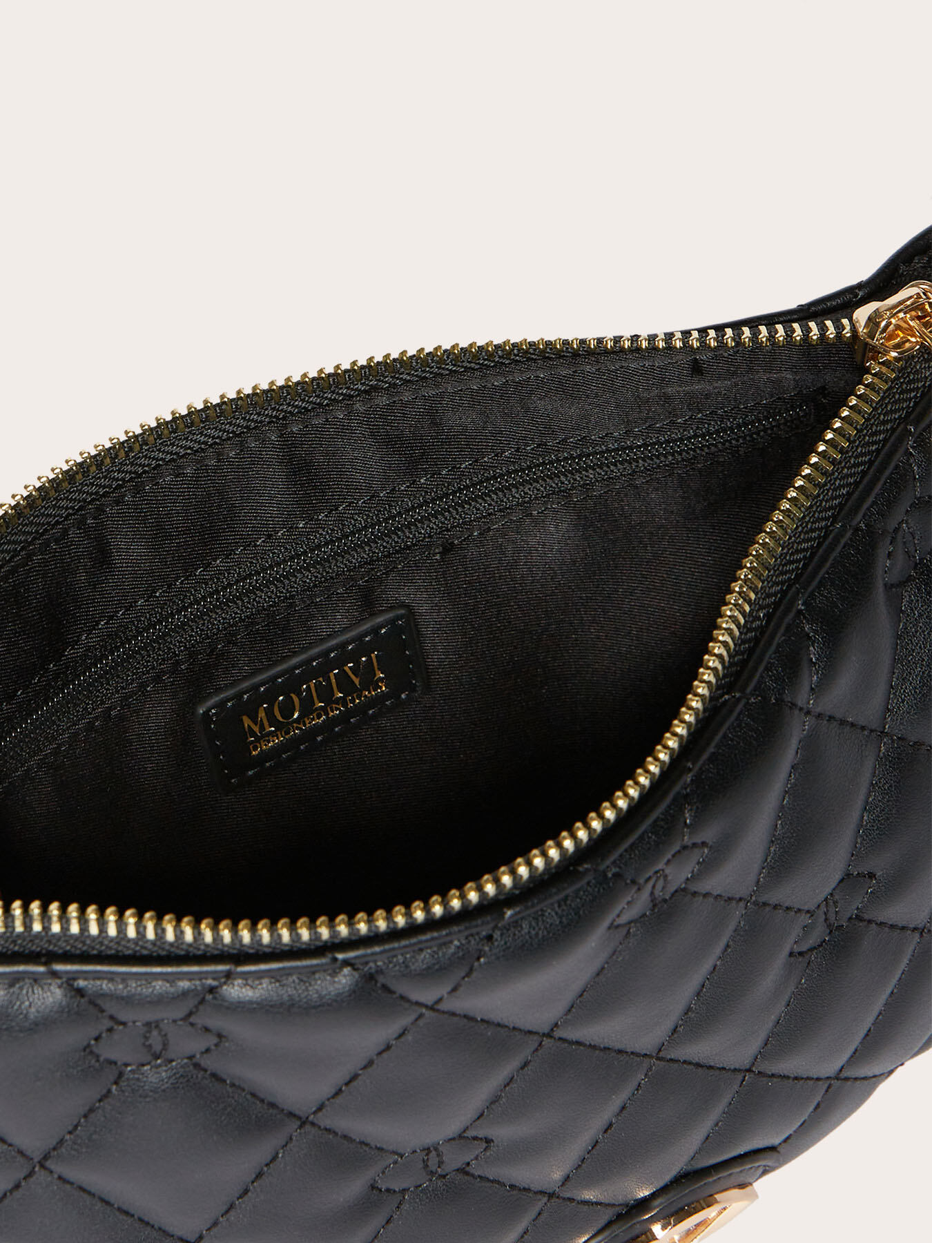 Flache Tasche aus gestepptem, beschichtetem Stoff image number 4