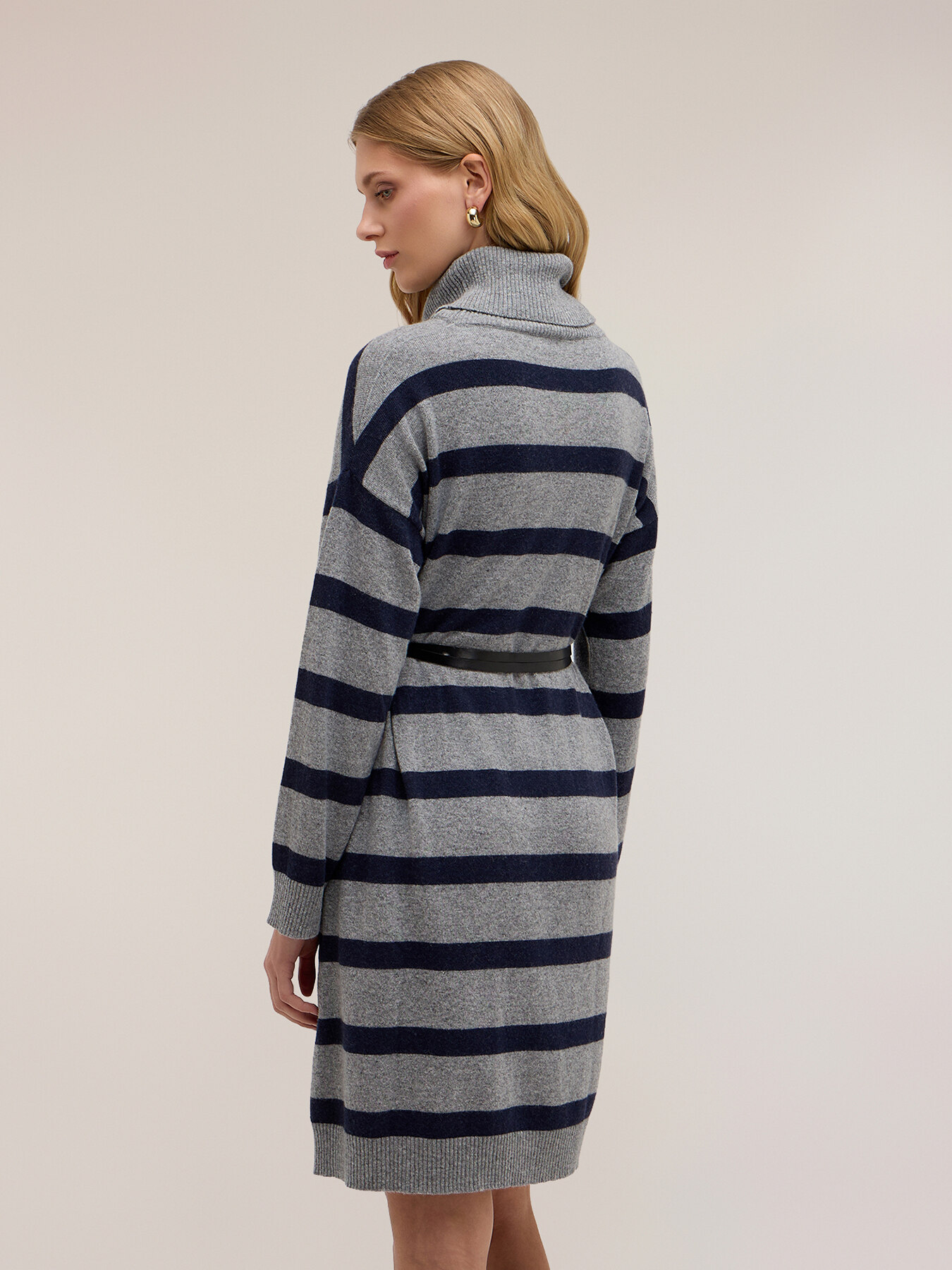 Robe oversize en tricot ray&eacute; image number 1
