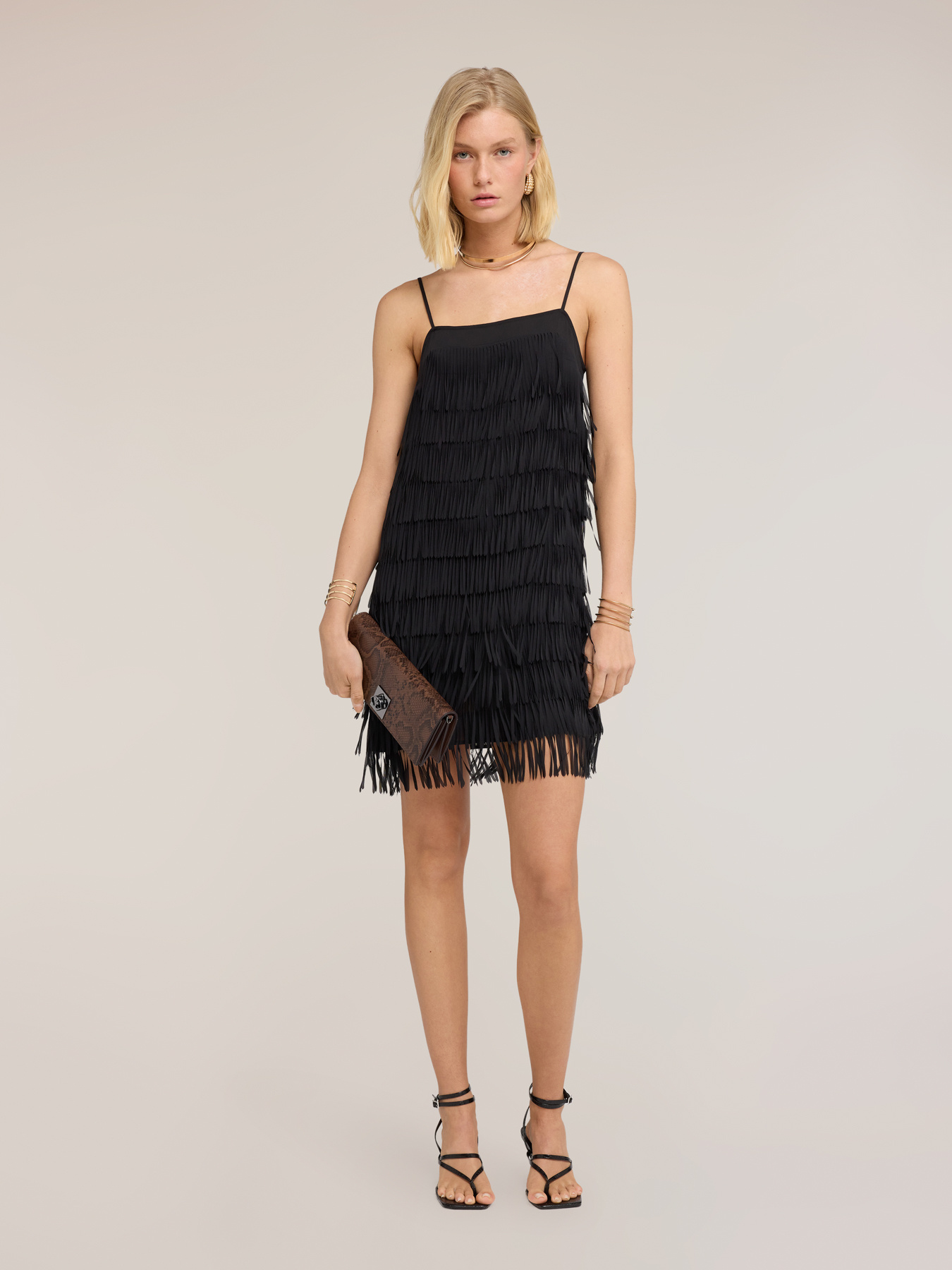 Vestido corto en georgette con flecos image number 0