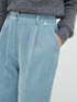 Pantalones modelo zanahoria de terciopelo image number 2