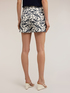 Shorts a vita alta in drill con ricamo floreale image number 1