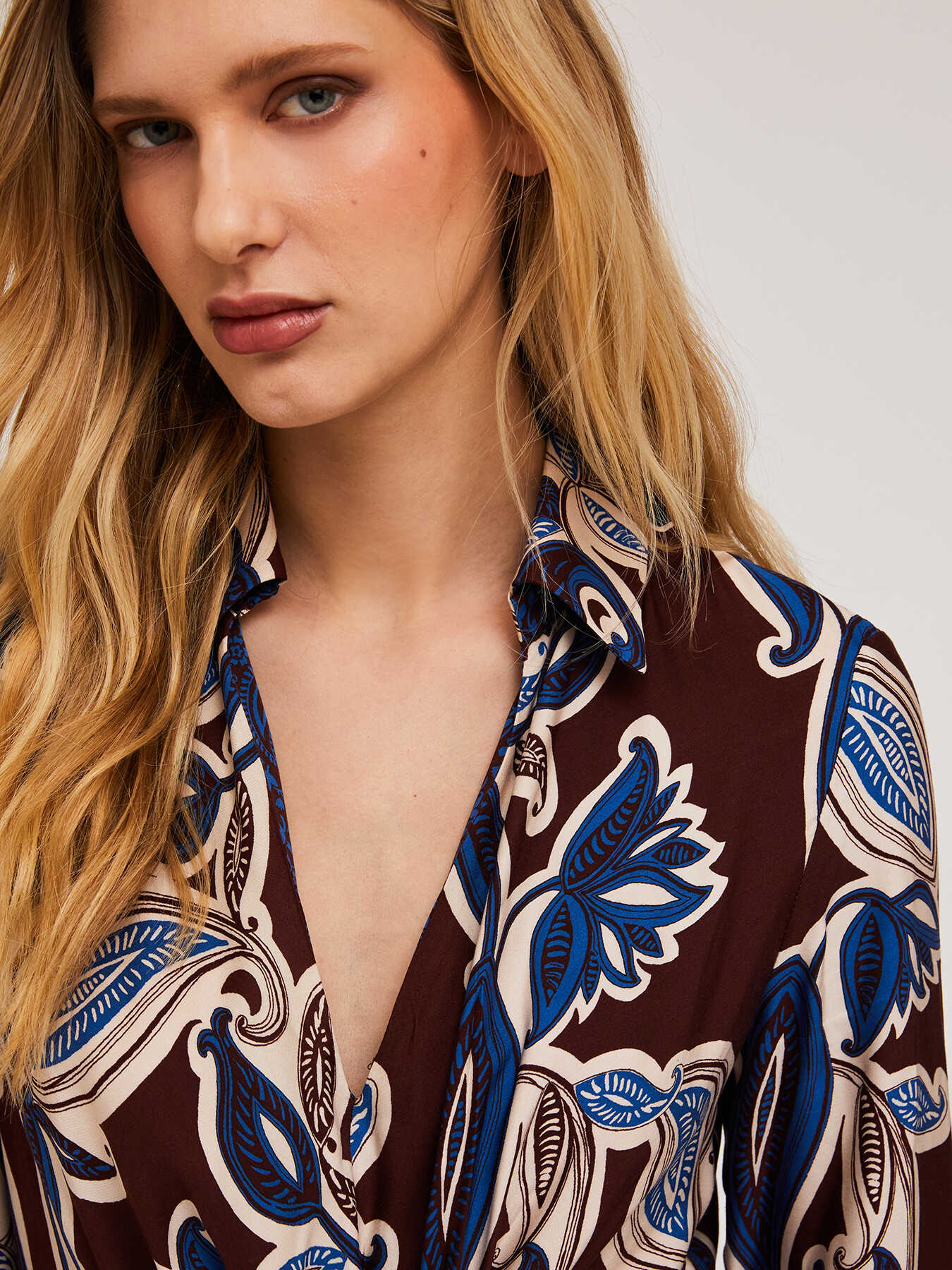 Robe longue en viscose &agrave; imprim&eacute; foulard image number 3