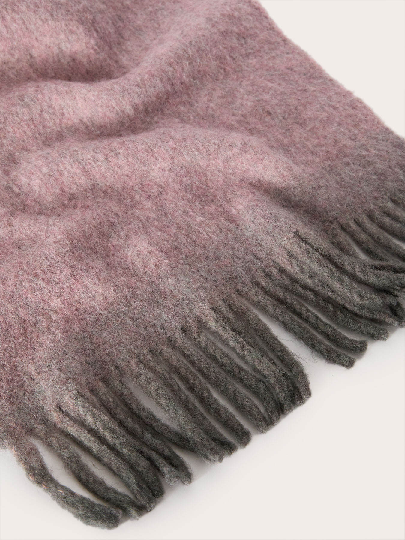 Sciarpa lunga sfumata con frange image number 2