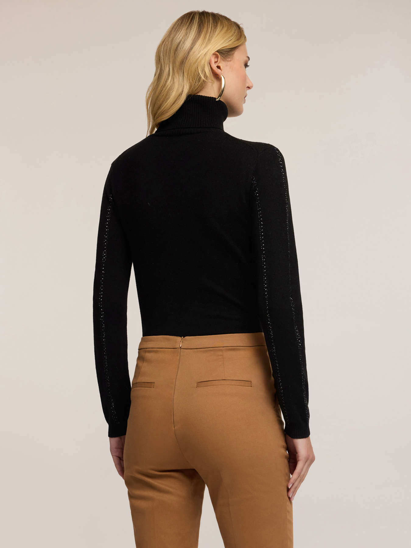 Dolcevita in maglia con strass image number 1