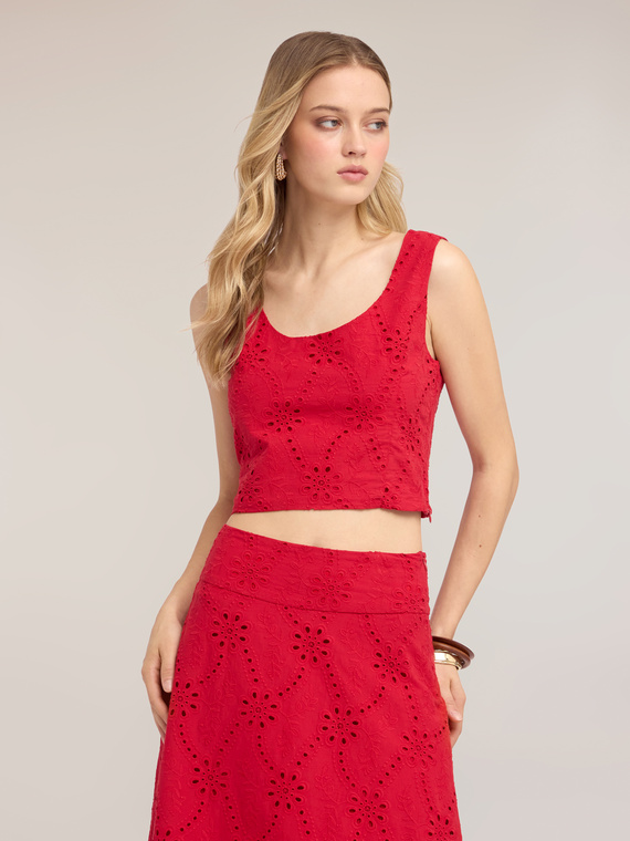 Crop top in broderie anglaise