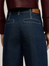 Jean cropped large avec coutures contrast&eacute;es image number 3