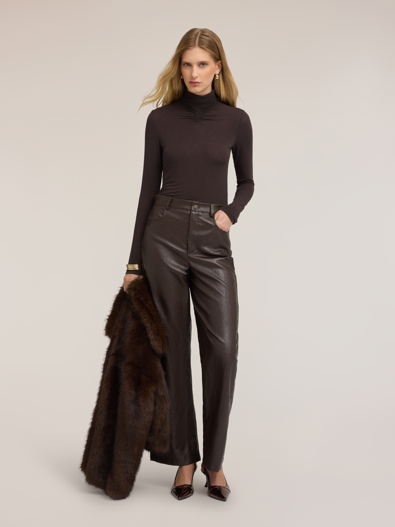 Turtleneck cashmere-blend t-shirt image number 2
