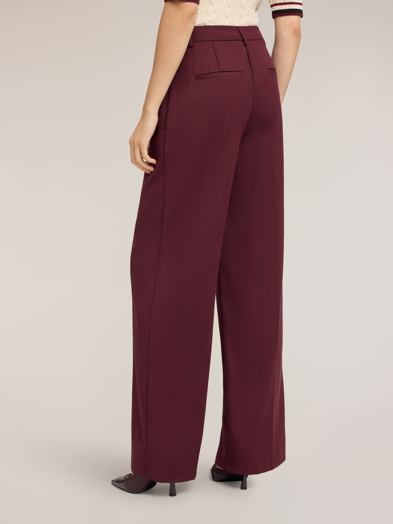 Wide-leg trousers with pressed crease image number 1
