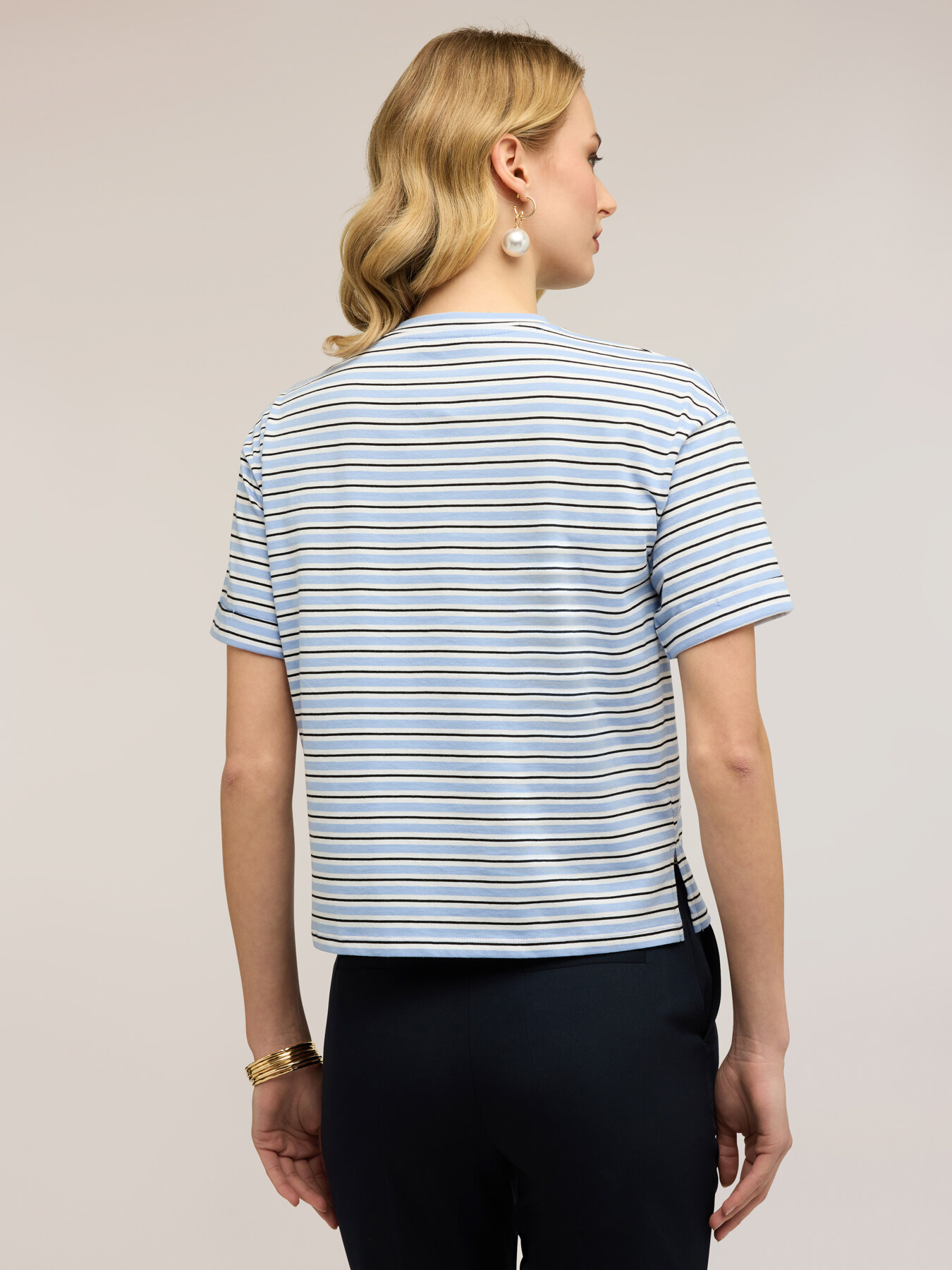 T-shirt a righe con ricamo floreale image number 1