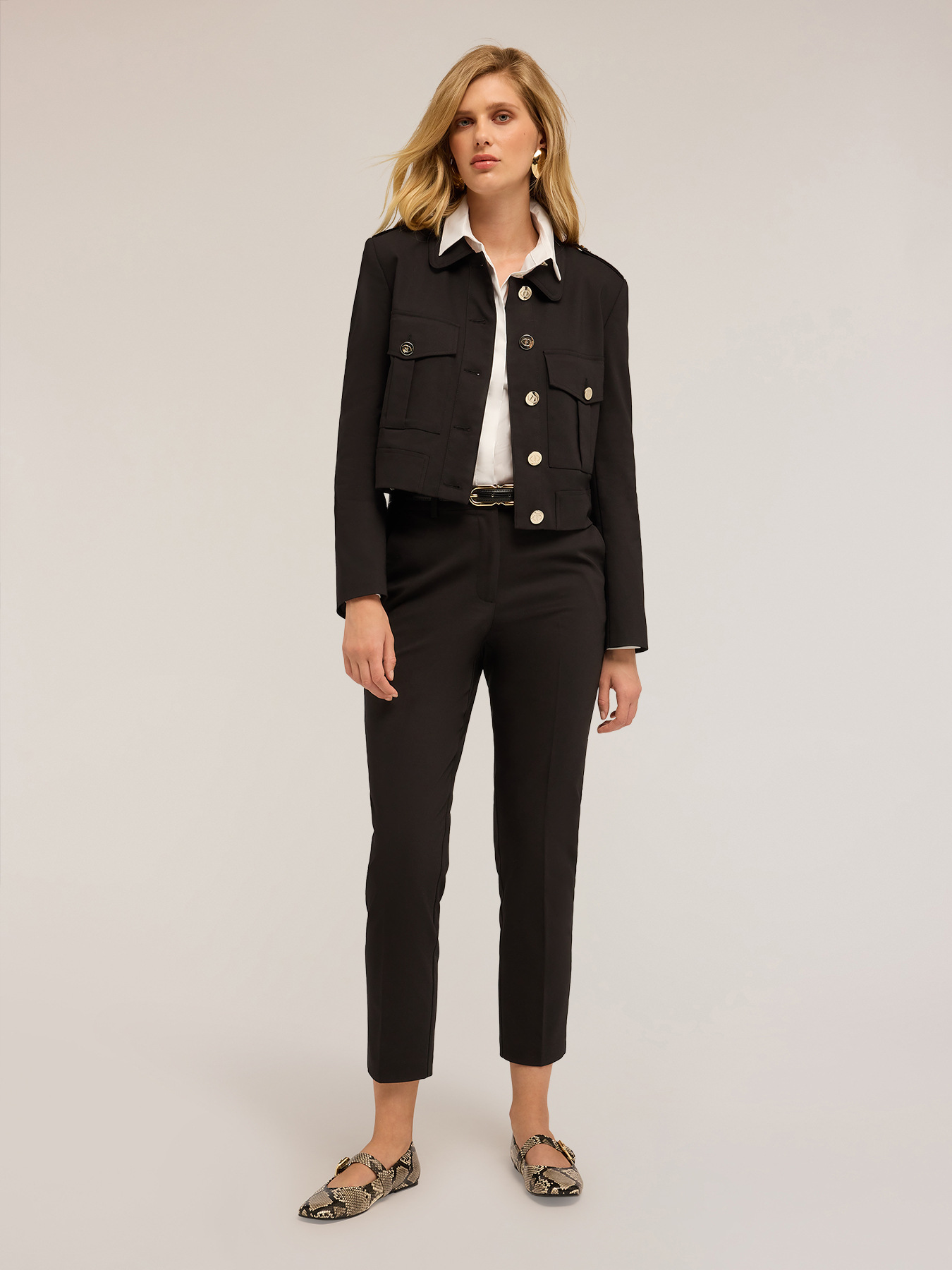 Cropped jacket with pockets image number 3
