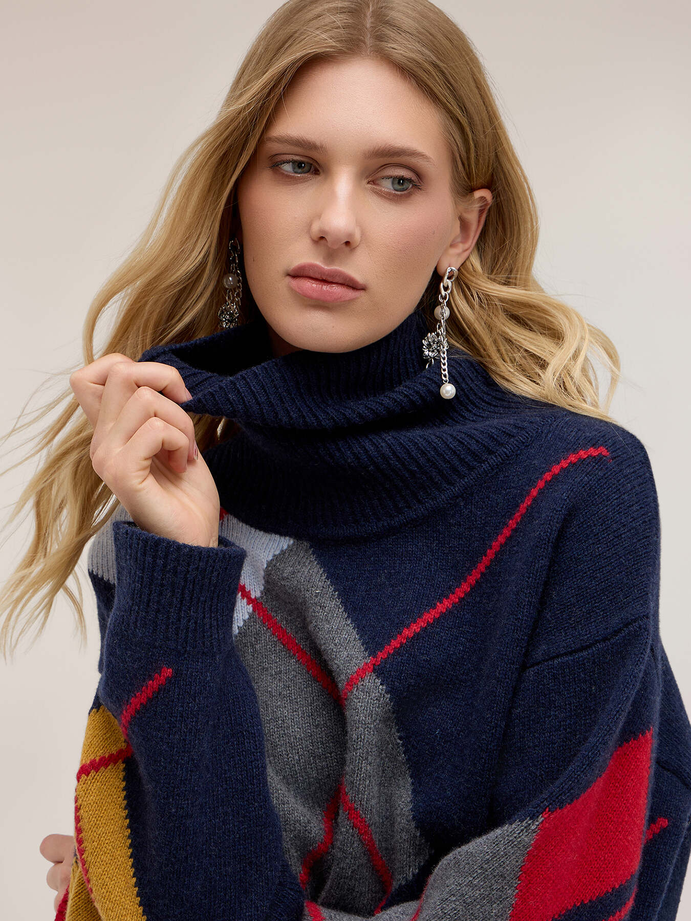 Rollkragenpullover aus Wollmix mit Argyle-Muster image number 3