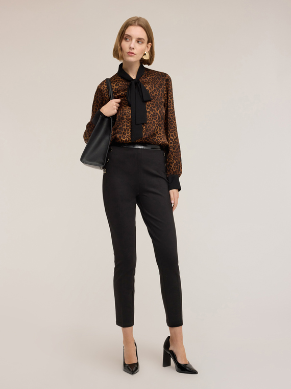 Skinny-Hose mit Knopfmuster