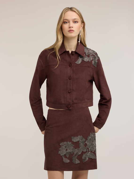 Veste courte avec broderie bijou