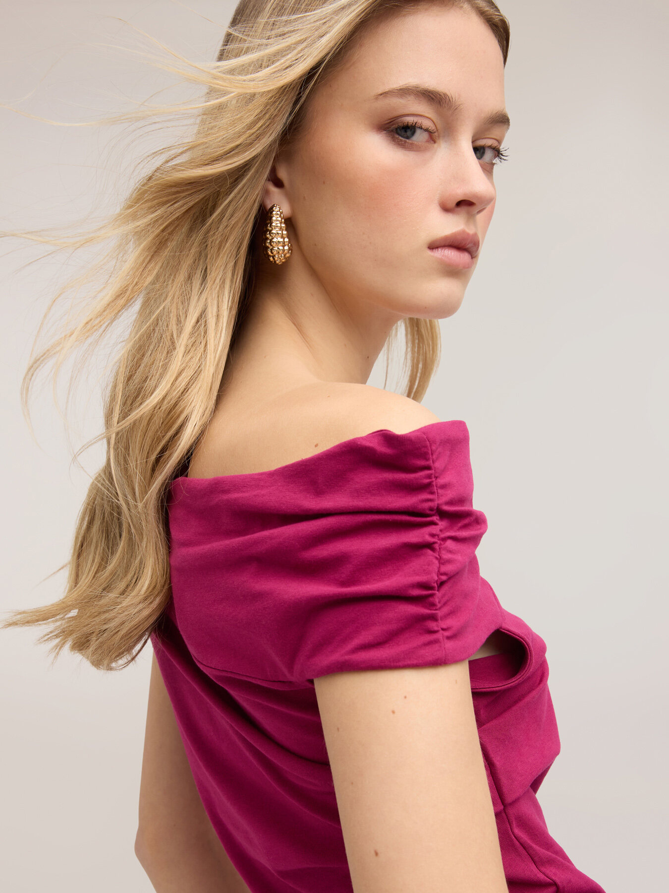 Jersey top with asymmetric boat neckline image number 3