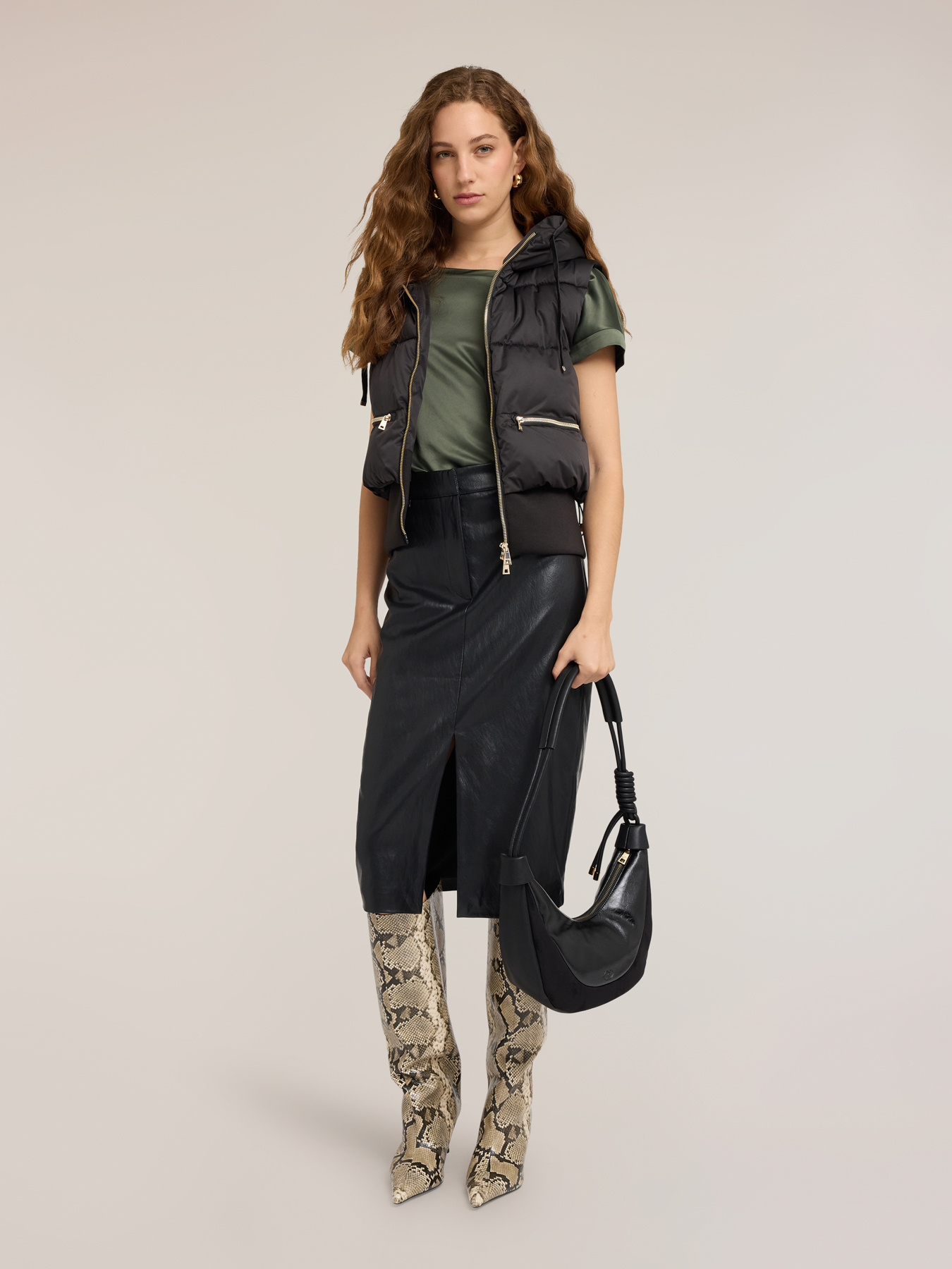 Quilted hooded gilet image number 2