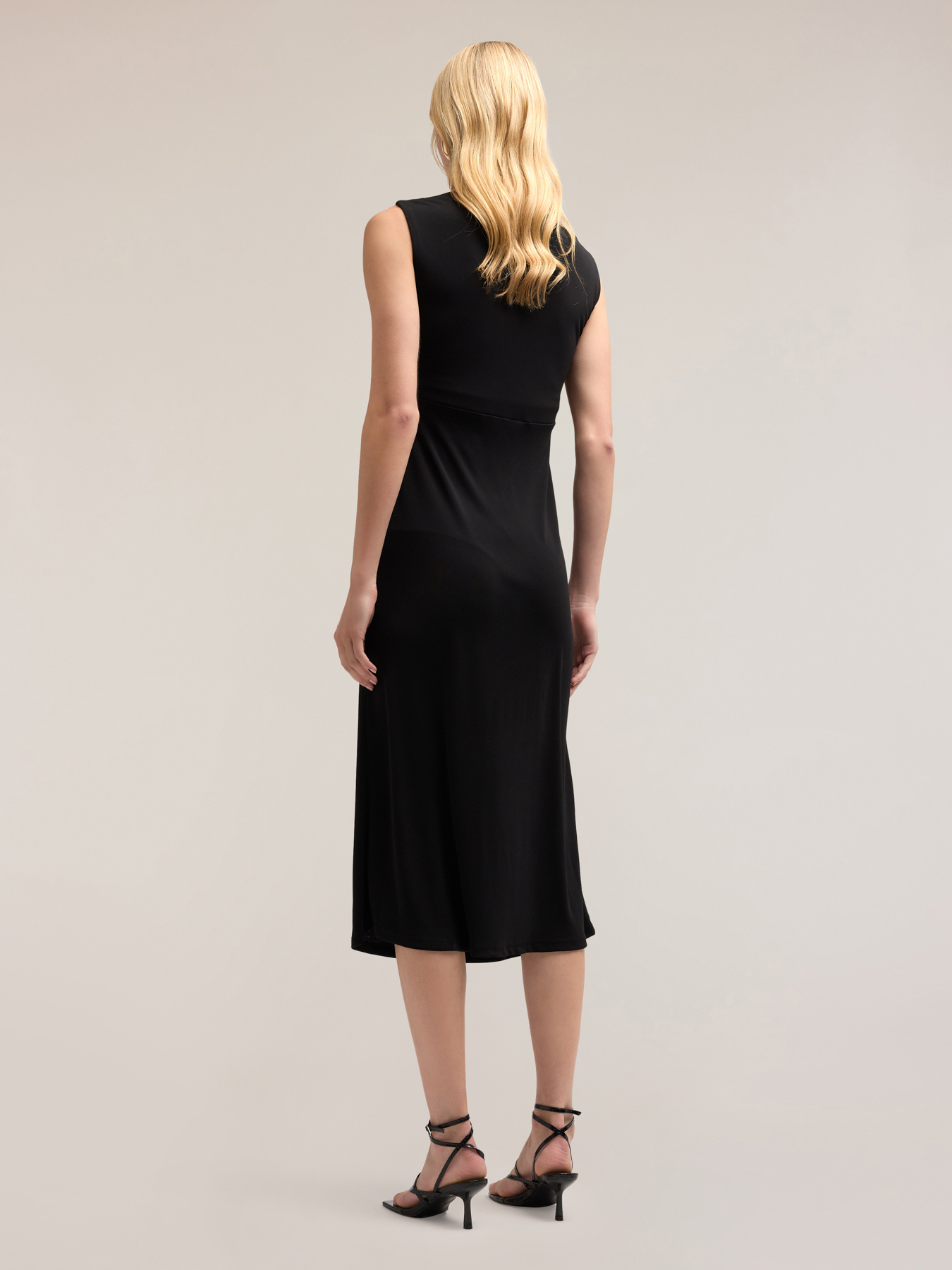 Jersey dress with knot image number 1