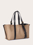 Shopper con asas de hebilla y perfiles en contraste image number 3