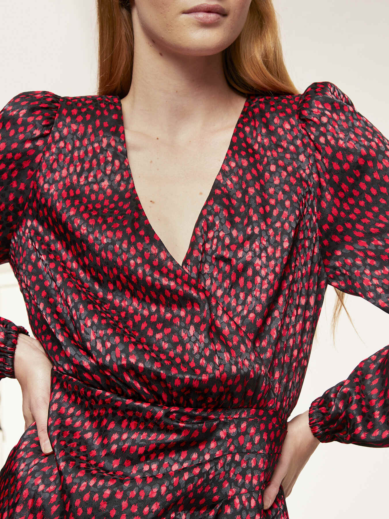 Robe courte jacquard avec d&eacute;tail en portefeuille image number 2