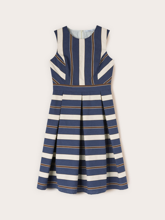 Rochie linie A din țesătură vopsită &icirc;n fir cu dungi