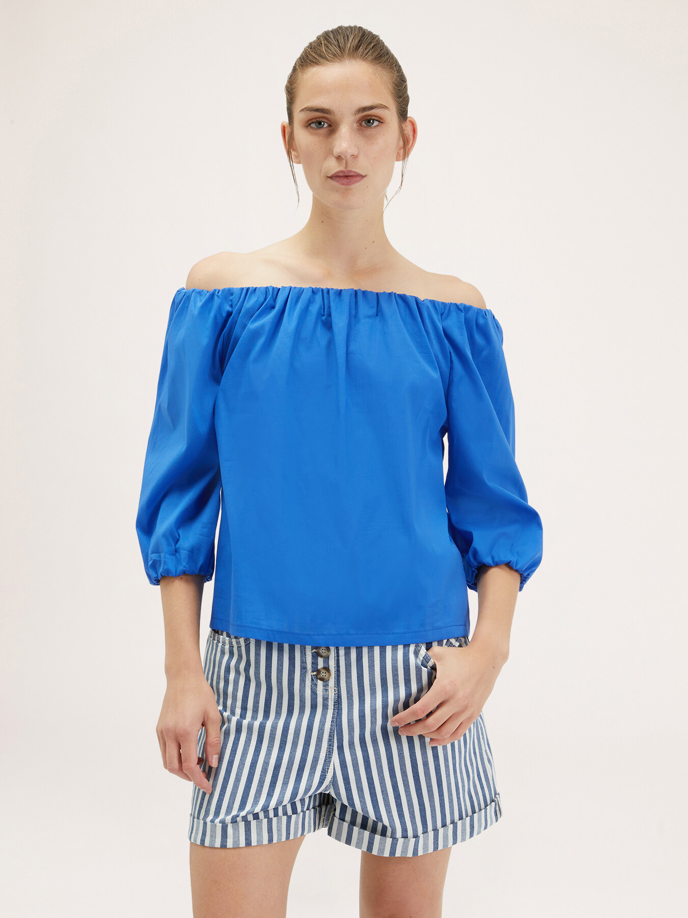 Blouse with off-shoulder elastic neckline image number 0