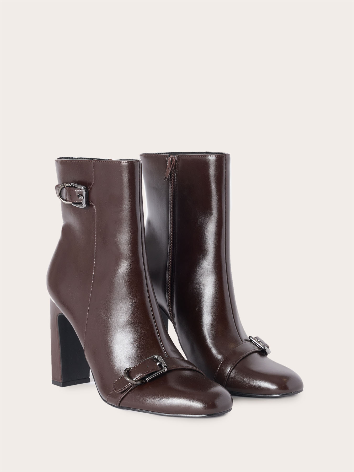 Ankle boots with block heel and buckles image number 1