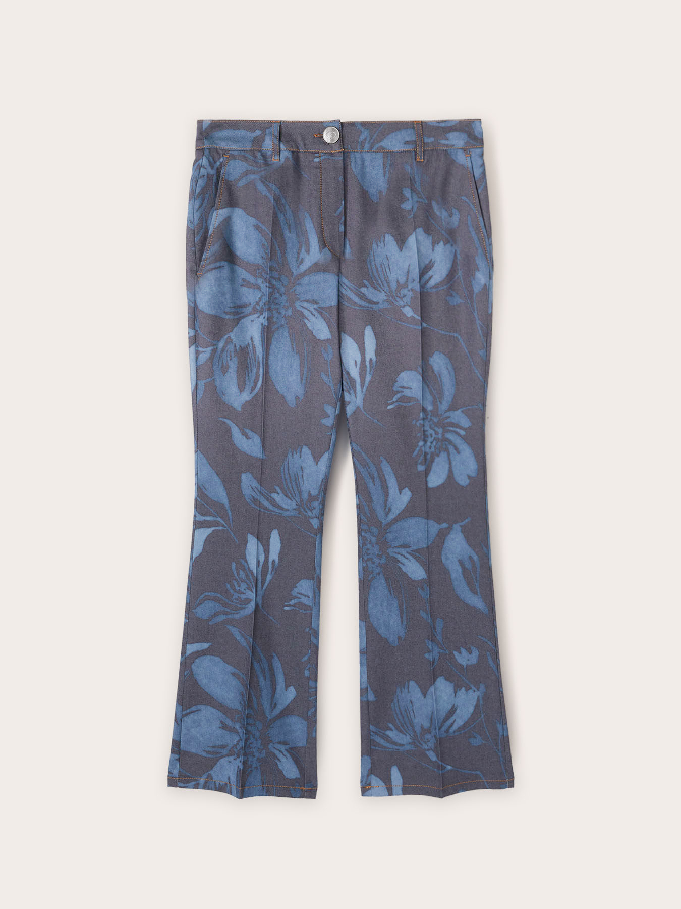 Pantalones kick flare vaqueros estampados image number 4