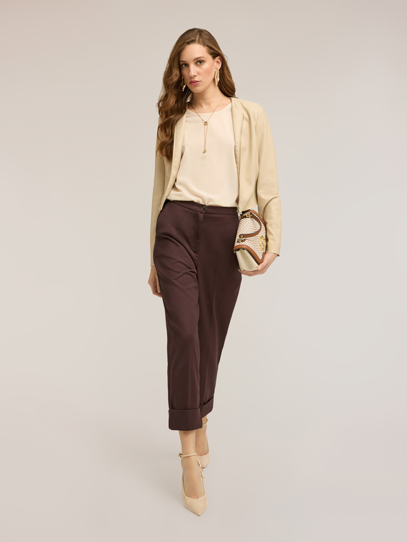 Pantalon court &agrave; revers