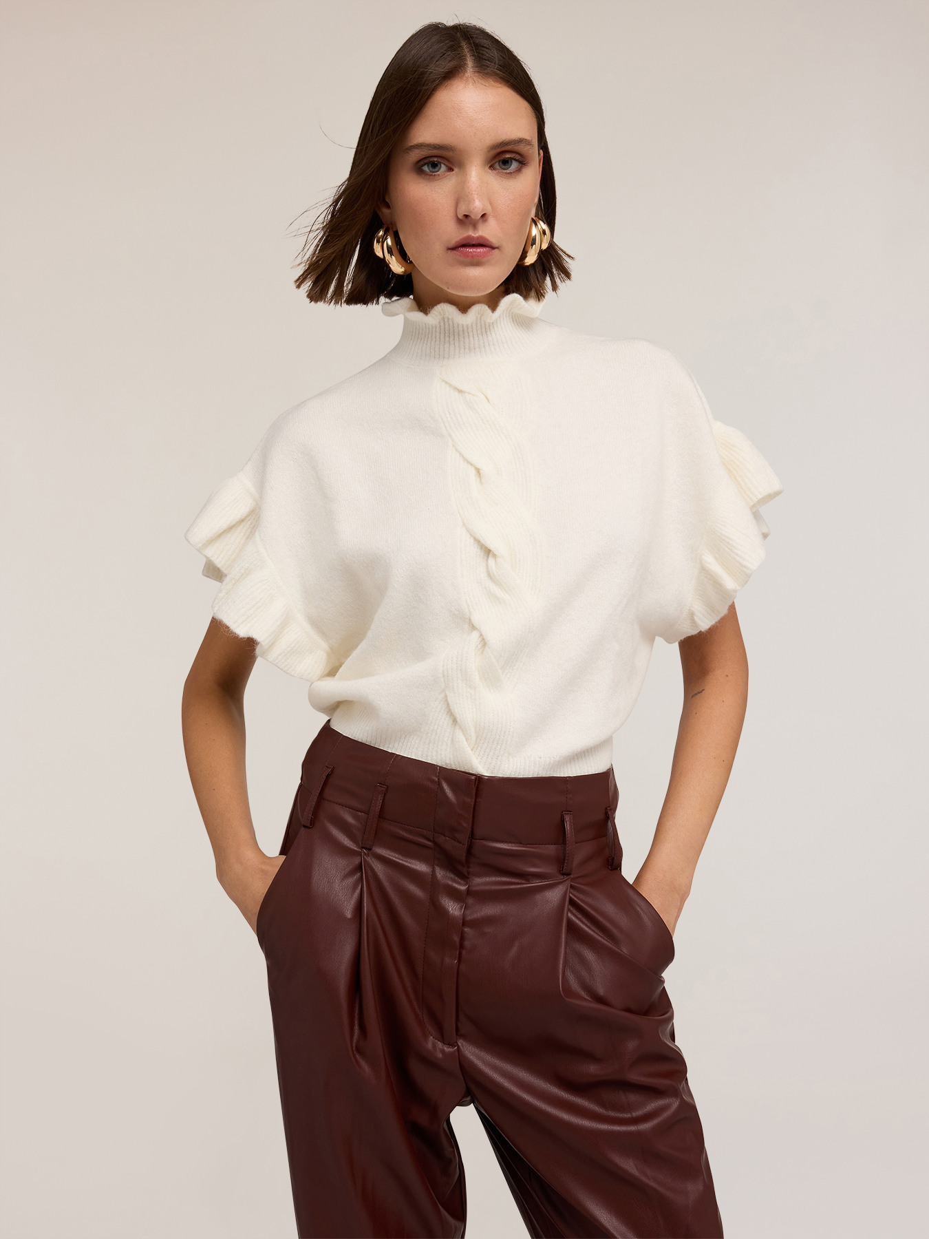 Oversized sweater with cable knit and ruffle image number 2