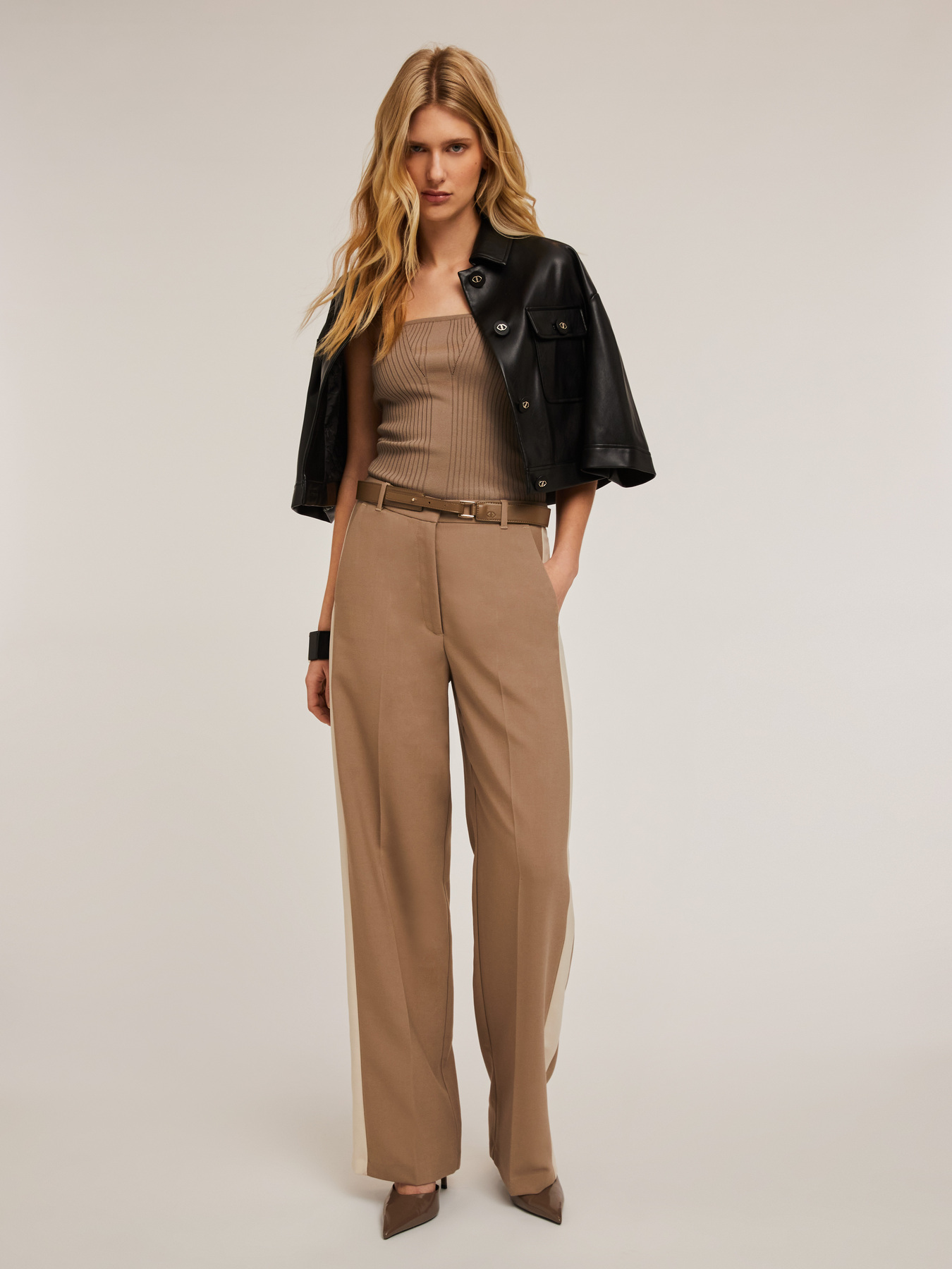 Top bustier in maglia a coste image number 3