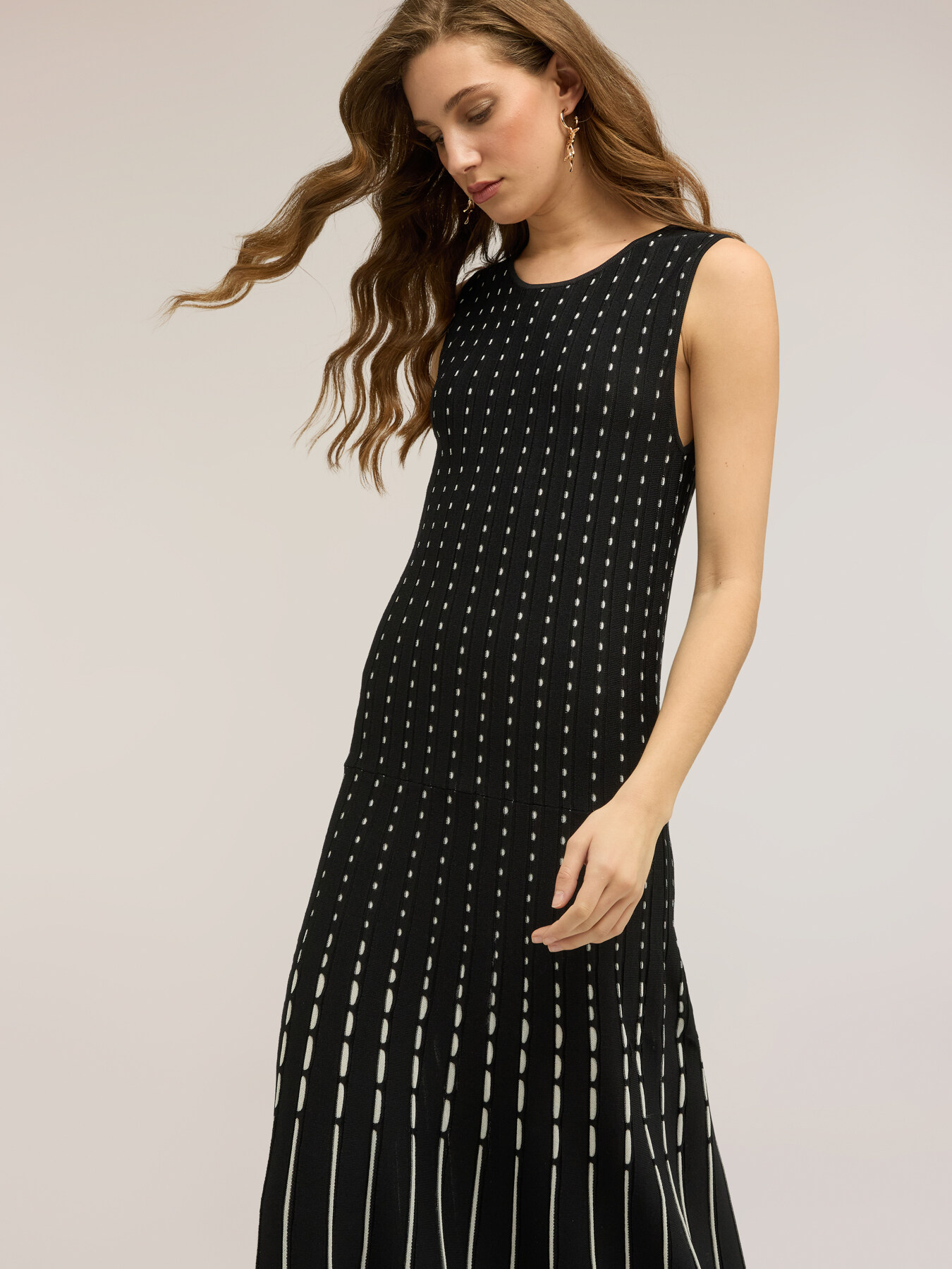 Langes plissiertes Kleid aus Strickware image number 3