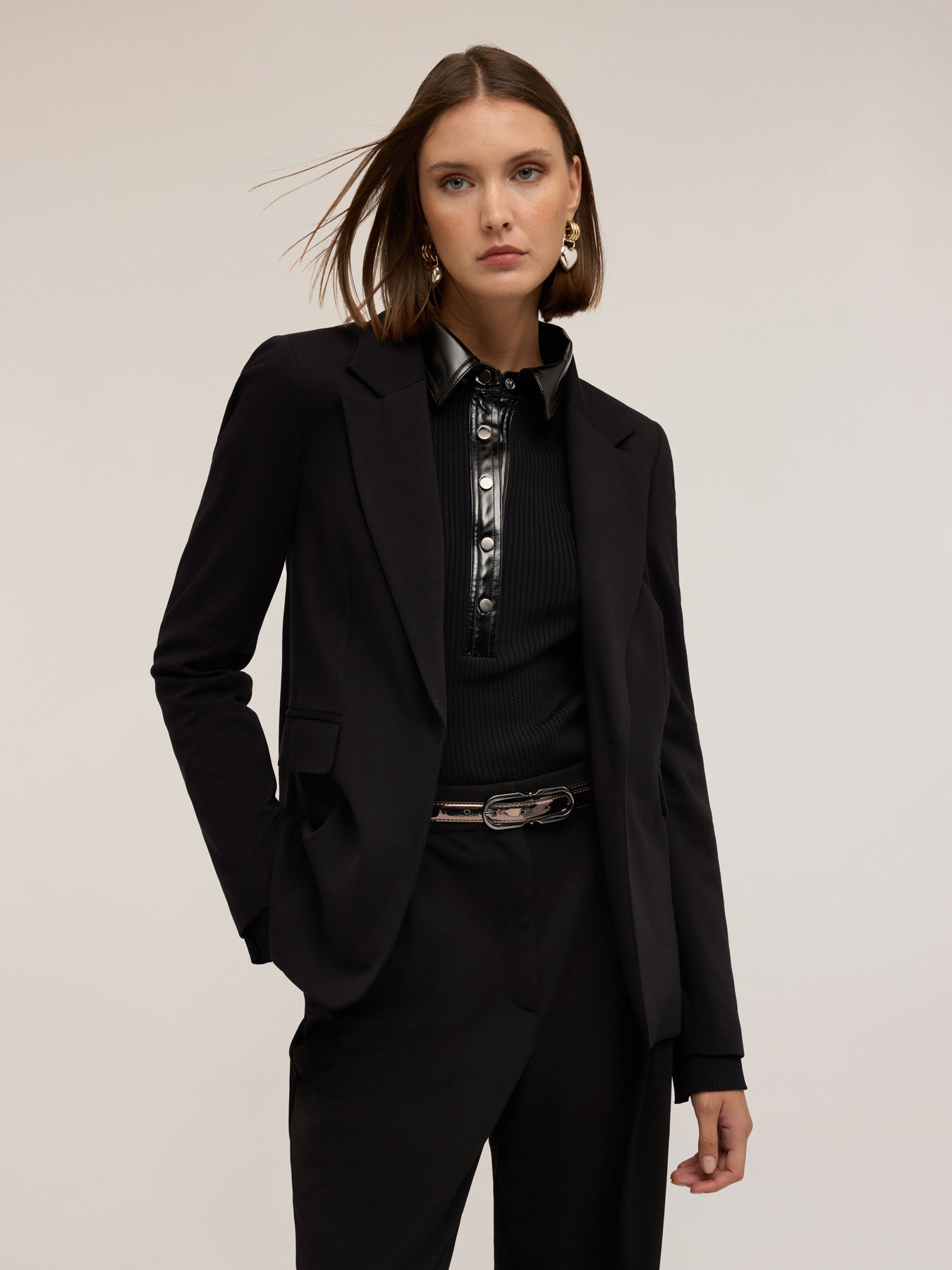 Blazer simple boutonnage en point de Milan image number 2