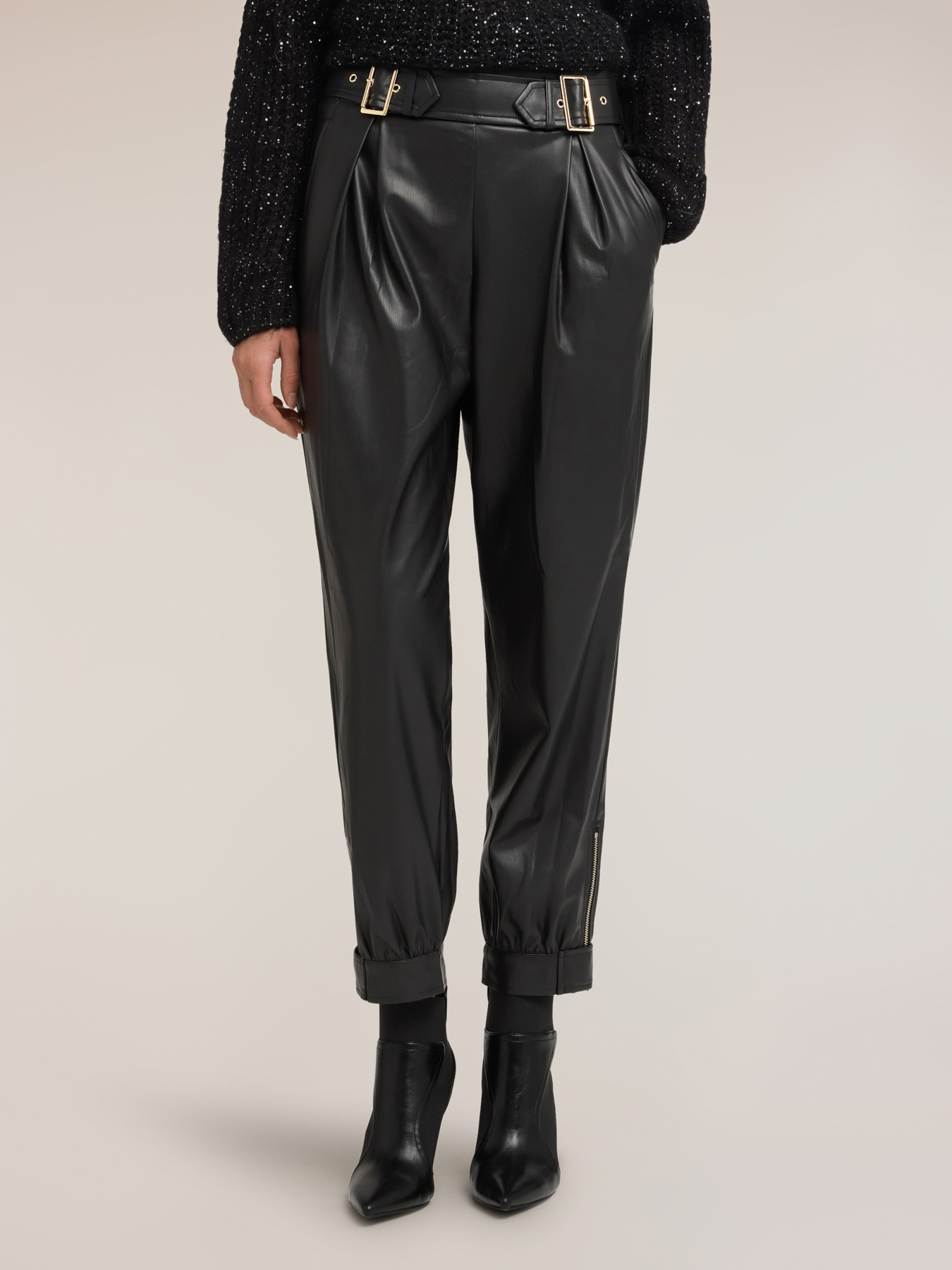 Carrot-fit pants with belt image number 2