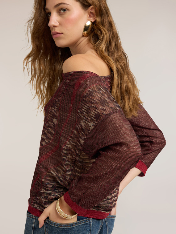 Strickpullover aus Flammgarn-Viskose mit Wasserfallausschnitt
