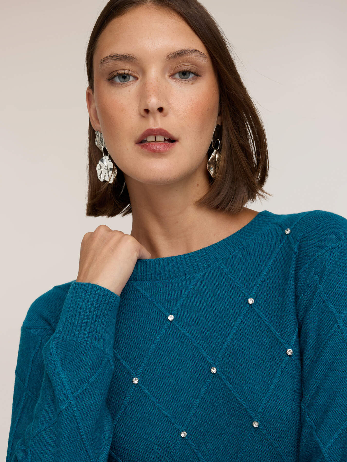 Pull en tricot &agrave; motif losanges avec pierres crystal image number 3