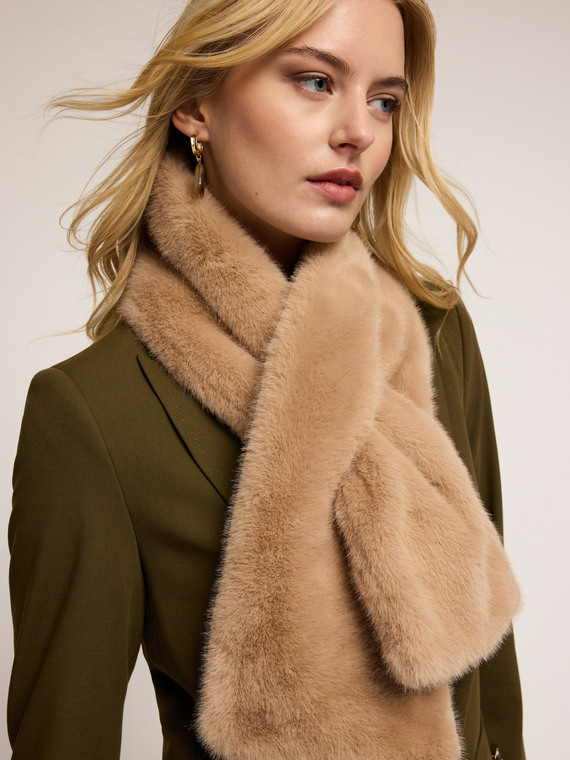 Weicher Plüsch-Effekt Schal