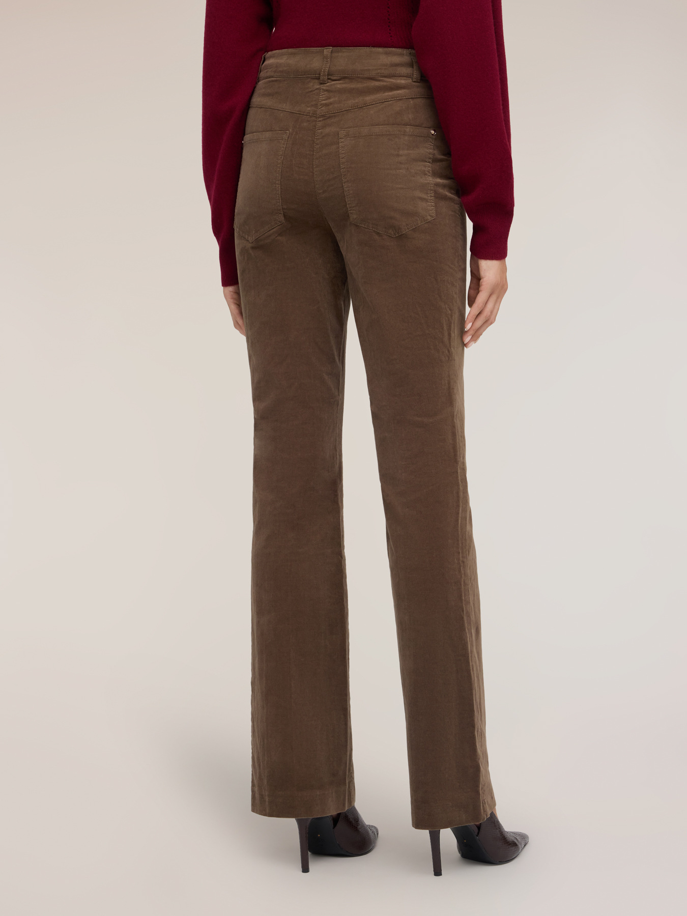 Pantaloni flare in velluto a coste image number 1