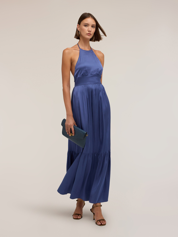 Robe longue en satin avec volant