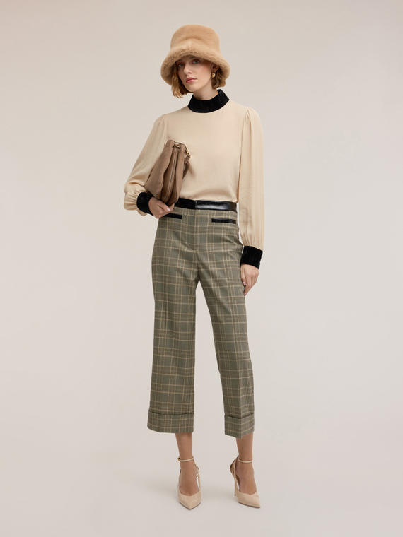 Crêpe blouse with velvet details