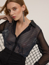 Chemise avec application g&eacute;om&eacute;trique de strass image number 3