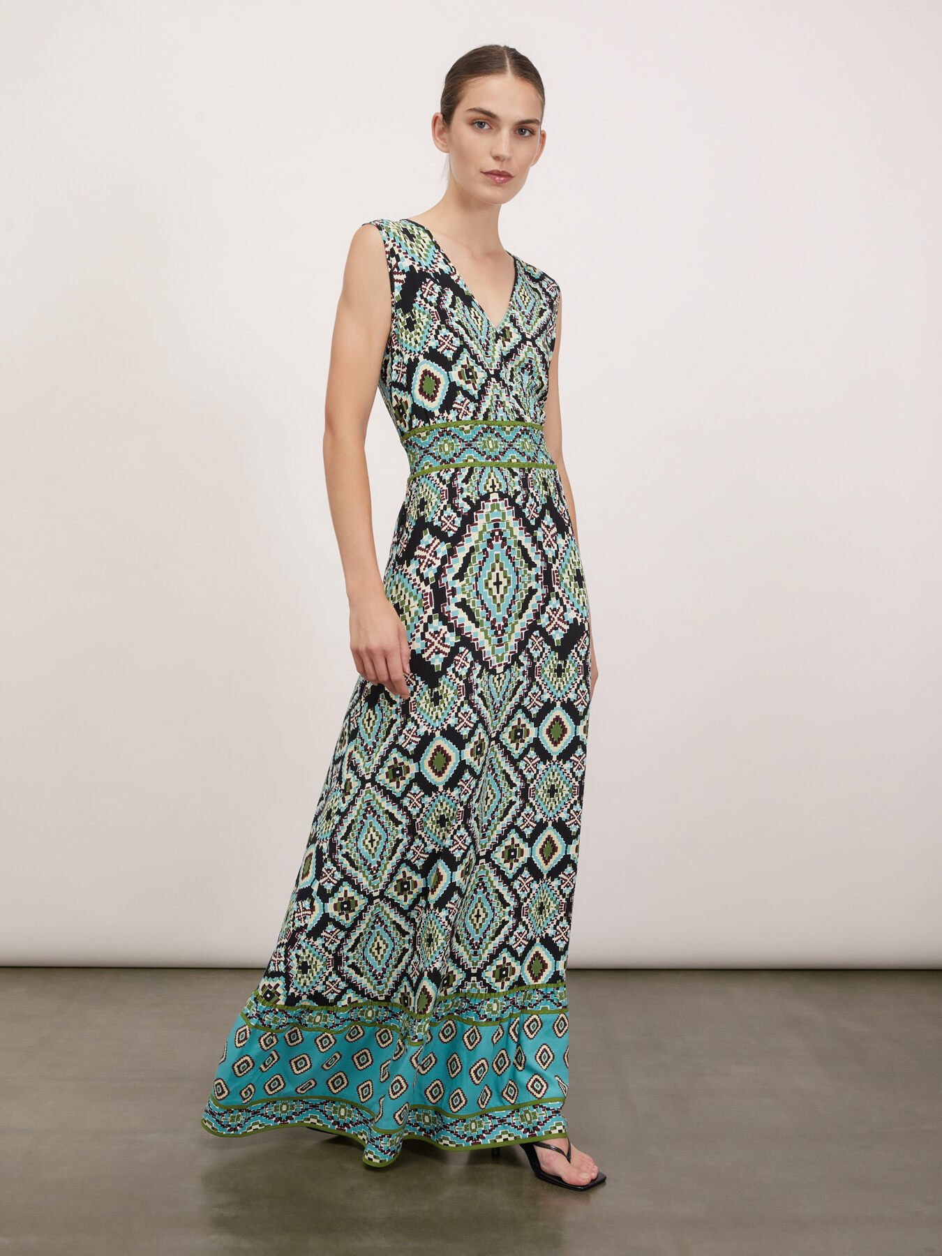 Robe longue &agrave; volant &agrave; motifs ethniques image number 3