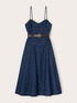 Robe midi en denim avec d&eacute;collet&eacute; c&oelig;ur image number 4